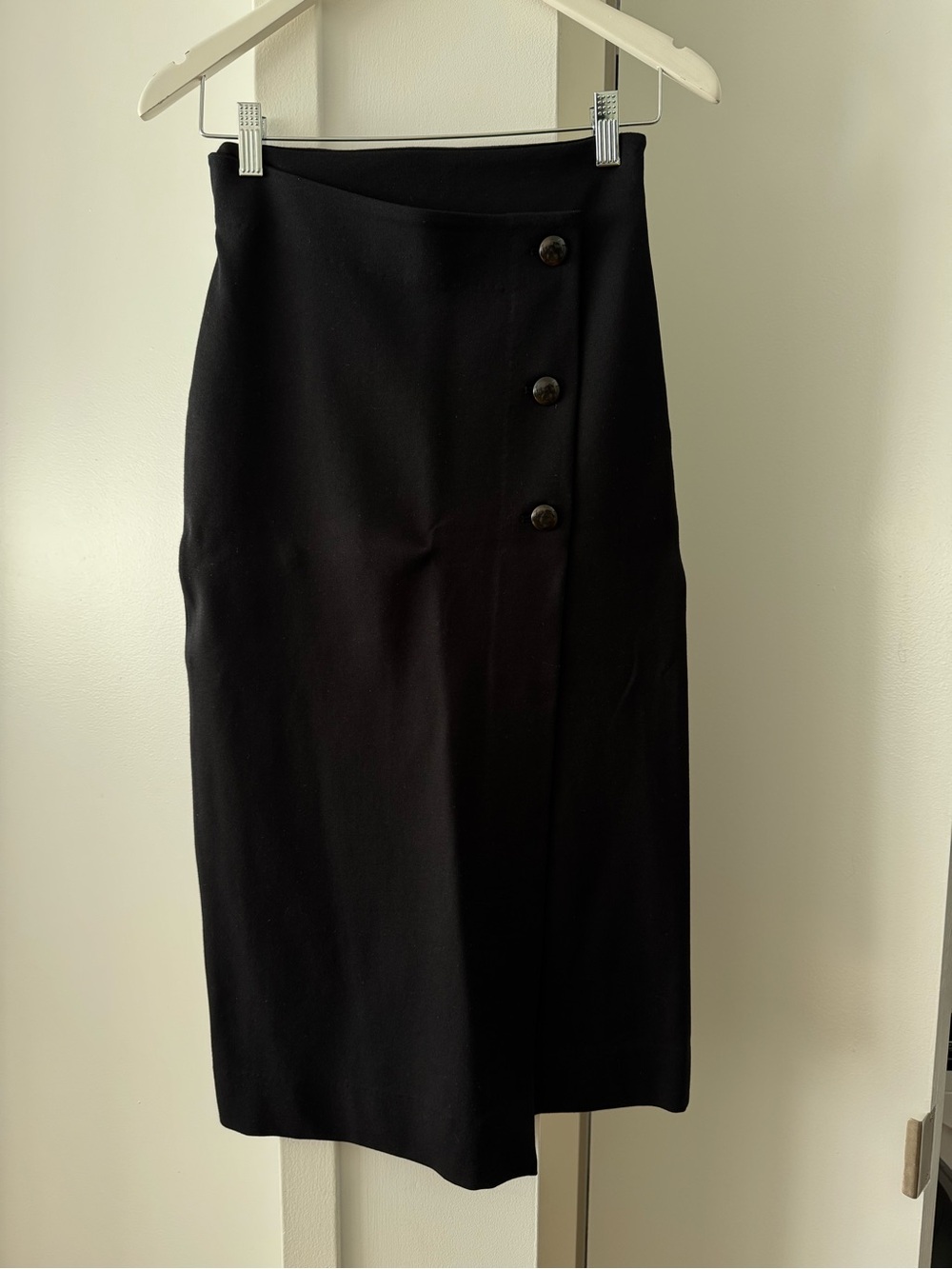 Aritzia Babaton Black Midi Skirt